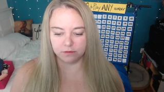 samanthasays manyvids whore babe jerks off through panties