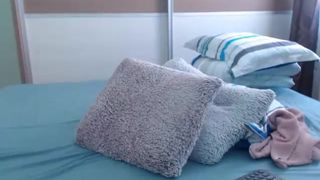 juliered  manyvids narrow-eyed jerking pussy phallus