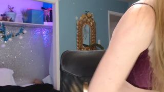 freckledred manyvids top-notch model rubs big tits