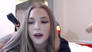 fetishpixie manyvids hot bitch punches holes with fingers