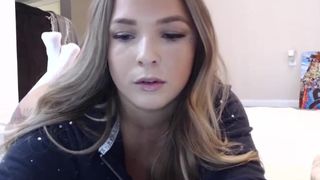 fetishpixie manyvids cute women lick nipples