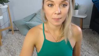 caireen manyvids put on display his chest