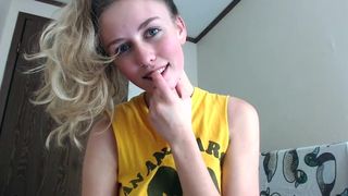 OddRosebud manyvids lustful bitch jerks off her friend's pussy