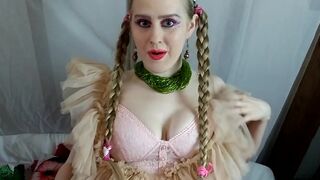 lucymuse amazing babe jerking her shaved cunt