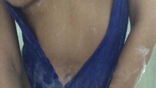 lissapolooza Black-haired woman