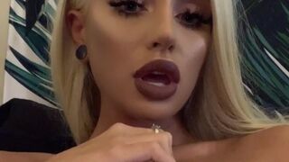 lissapolooza exquisite bitch indulges with a toy