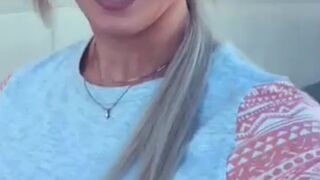 kayleighcoxx84 busty  cam girl  masturbates cunt