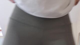 sarahwxpfree busty harlot fingering pussy