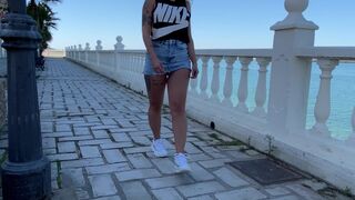 patricigom elegant slut caresses shaved pussy