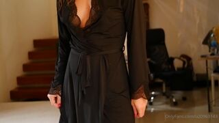 mollysweet bitch in high heels and her sexy legs