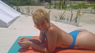 littlepuck gently fucks pussy