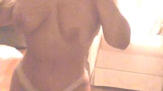 msjennalove sexy lady fucks shaved holes