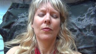 msjamiefoster naughty chick gets nude and jerks off