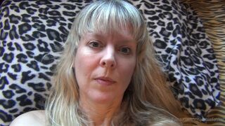 msjamiefoster hot prostitute masturbating pussy with her hand