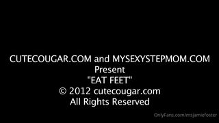 msjamiefoster jerking off sitting on the edge of the bed