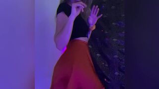 izzy xx Stunning brunette