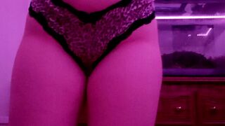 brattylizxxx in black stockings jerks off