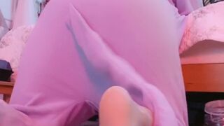 stonedmoon playing with a vibrator