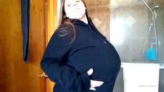 sarahrae lynch big tit babe bares sexy body