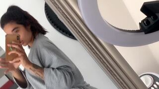 priya y graceful babe gently masturbates pussy