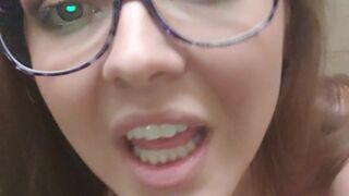 sadieholmes busty mare is hammering her anus