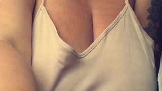 mikki951 exquisite bitch pulls pussy