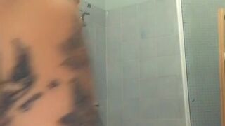 mikki951 fat chick fucks cunt with phallus