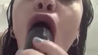 mikki951 beautiful lady sucking dick and great handjob