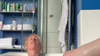 boltonwife Lovely chick