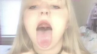 urbackstagebaby whore model shows off her beauty