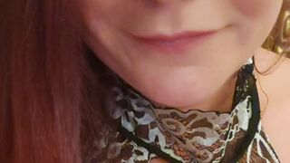 u sponge courtesan in the office spoils himself with pleasures