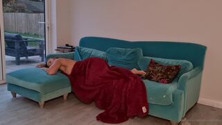 bethundressed gorgeous bitch dancing striptease