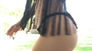 xnicoleanistonx adult mare jerks both holes with fingers