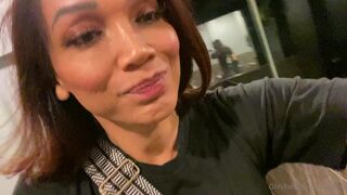 tsyasmin cute little woman pulling nipples