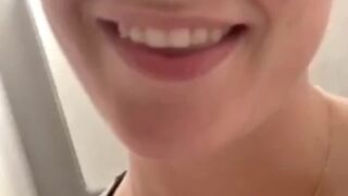 siripornstar sweet thing masturbates shaved cunt