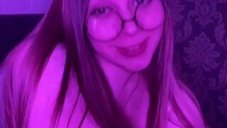 lucylaistner petite hottie passionately jerks off her cunt