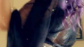 lil Stunning brunette