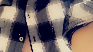 lil black-haired beauty pulls sex lips