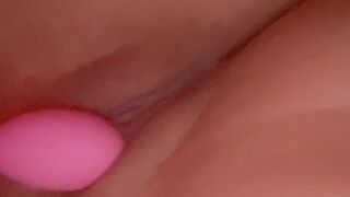 nallah experienced slut caresses shaved cunt