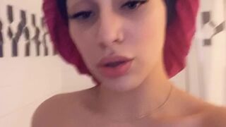 jewelsval the charming slut fucks her pussy with a phallus