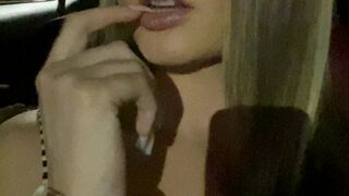 lexiefux dark skinned lady gently jerks her pussy