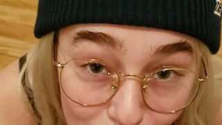 lacypet the stubborn tigress relaxes in all ways.