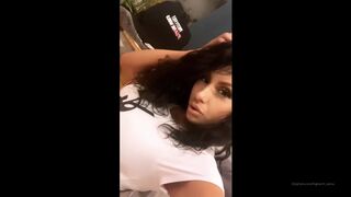 erotichigharchs exquisite passion rubs pussy