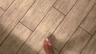 erotichigharchs skinny squirt stretches the vagina