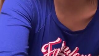 erotichigharchs skinny blonde jerks off