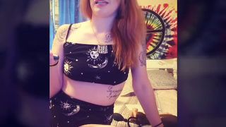 manyvids redfoxx92 amazing babe jerking her shaved cunt