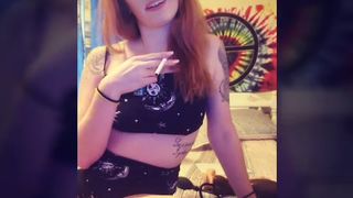 manyvids redfoxx92 amazing babe jerking her shaved cunt