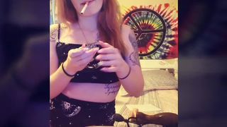 manyvids redfoxx92 amazing babe jerking her shaved cunt