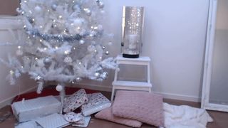 manyvids MsKavallari busty slut kneads nipples