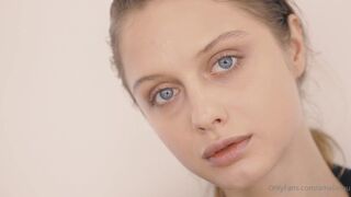 amelielou mature hottie caresses shaved cunt